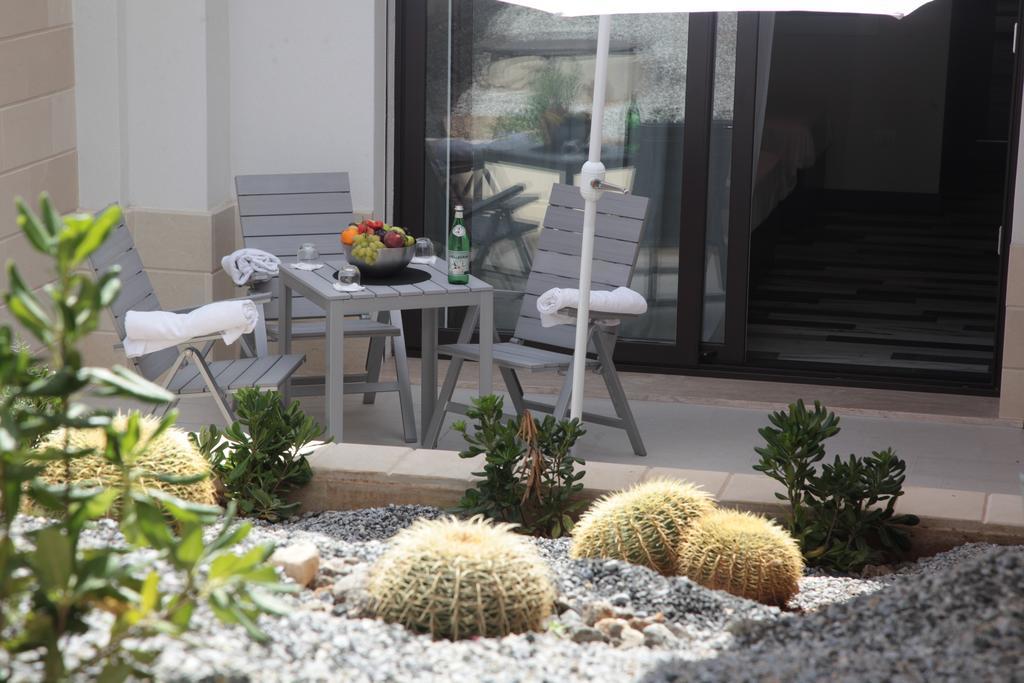 Quarto Triplo com Terraço