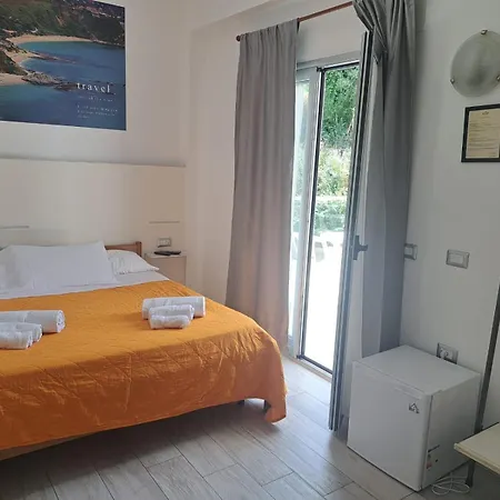 B&B Decarlo Property Tropea-3